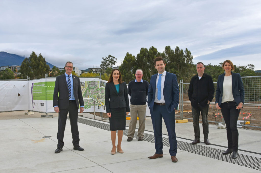 Photo of Minister Ferguson, Deputy Mayor, Mayor, Tony Ferrier, Nic Street and Jennifer Cooper